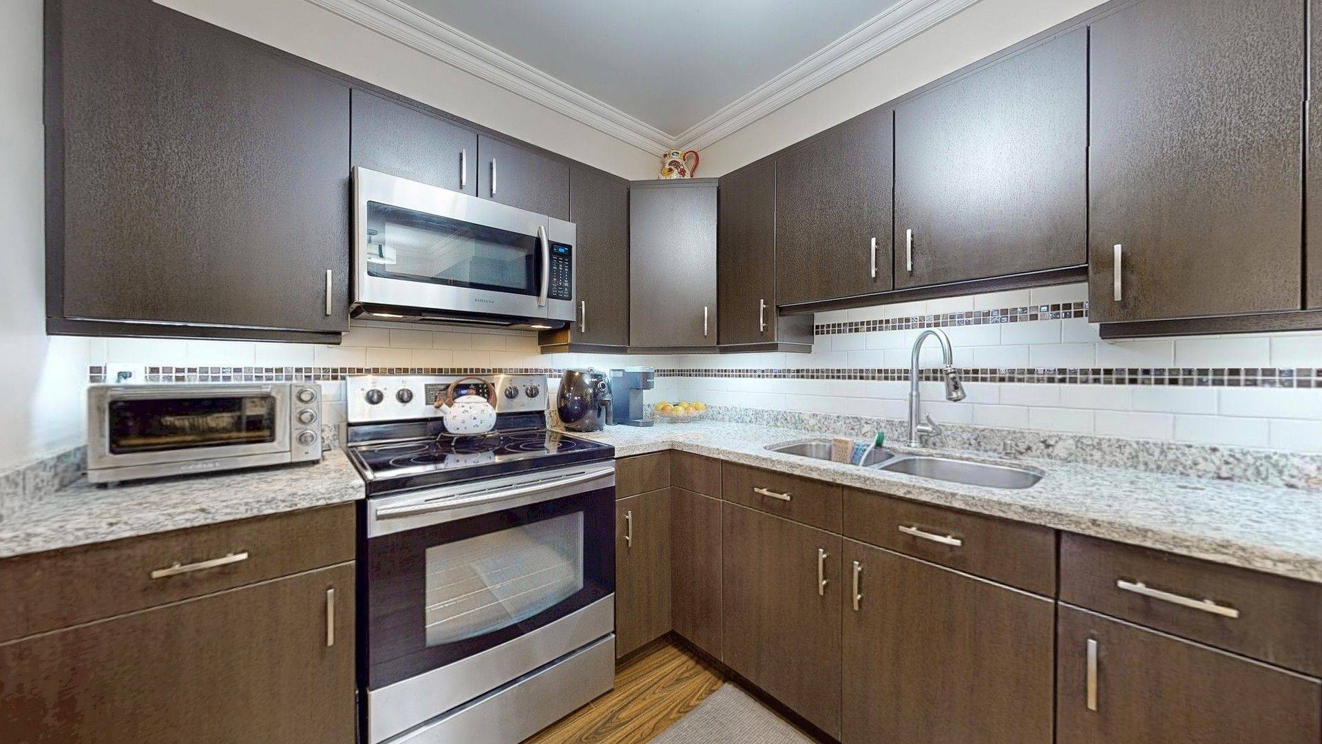 Markham, ON L3T 4T6,50 Inverlochy BLVD #303