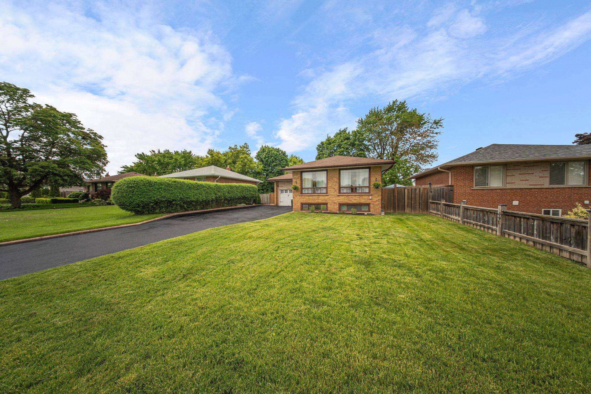 Brampton, ON L6T 1M1,65 Ashwood CRES