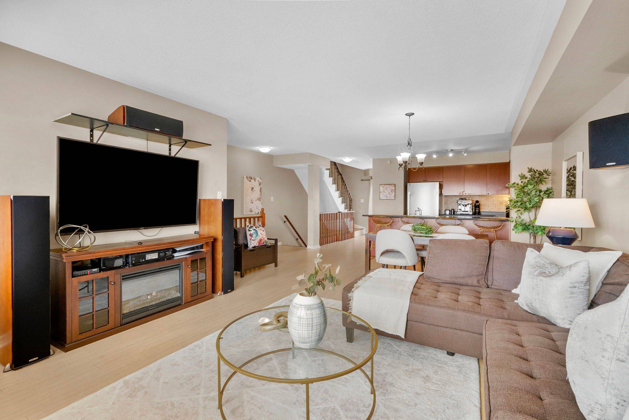 Mississauga, ON L5M 0E8,3985 Eglinton AVE W #19