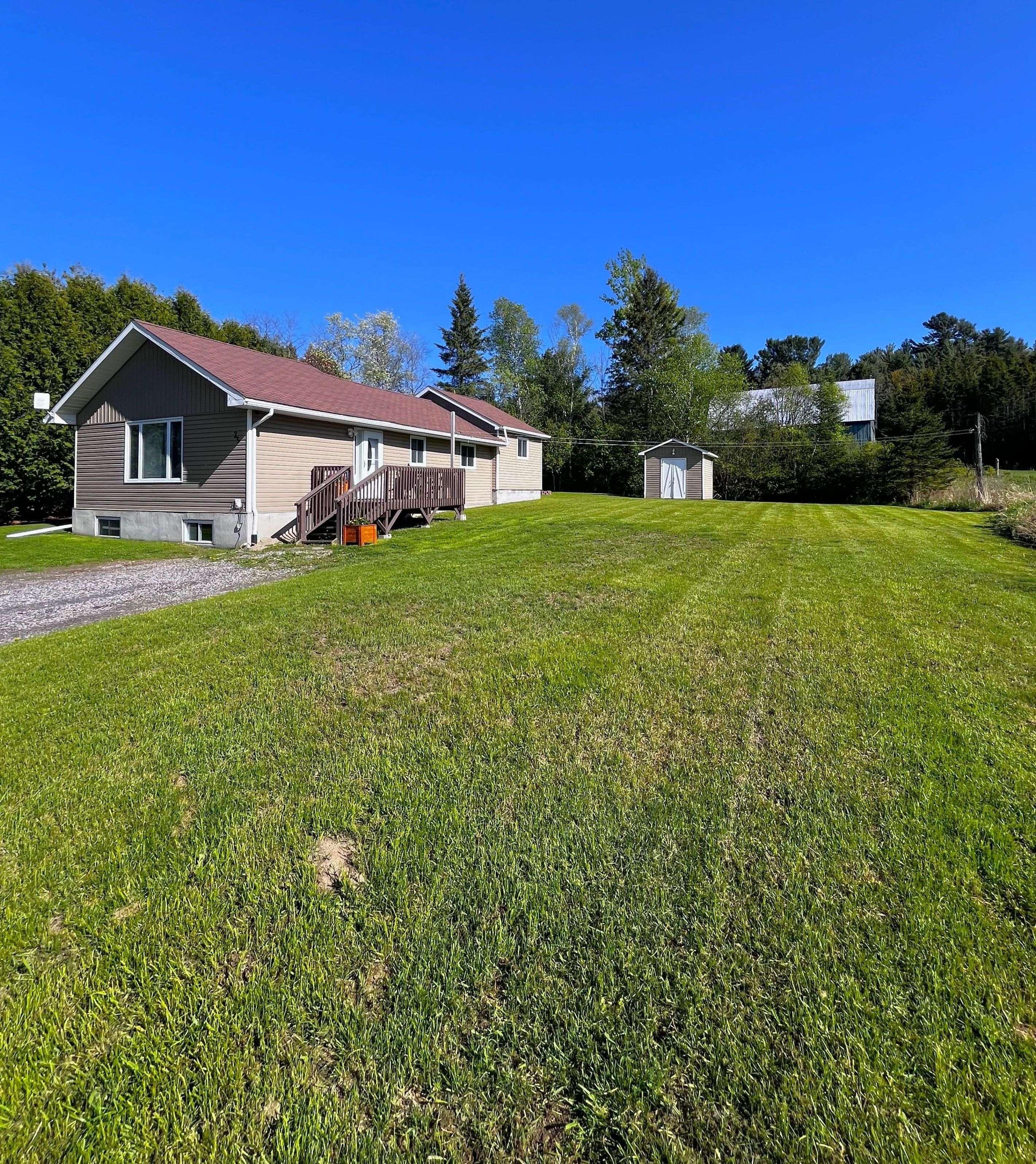 25 Champagne RD, East Ferris, ON P0H 1K0