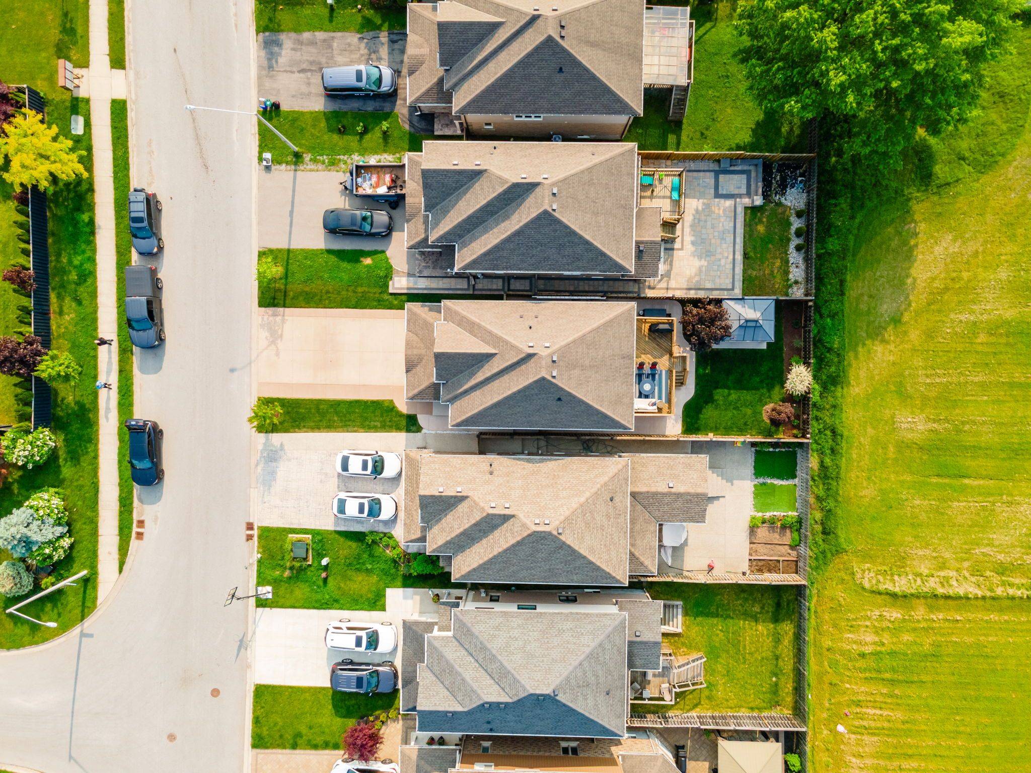 Niagara Falls, ON L2H 0J1,8673 Jennifer CRES