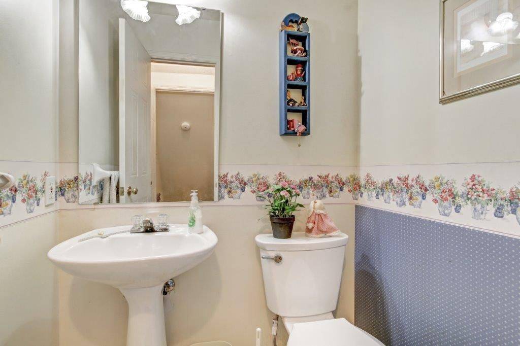 London East, ON N5Y 5M8,1225 Cheapside ST #16