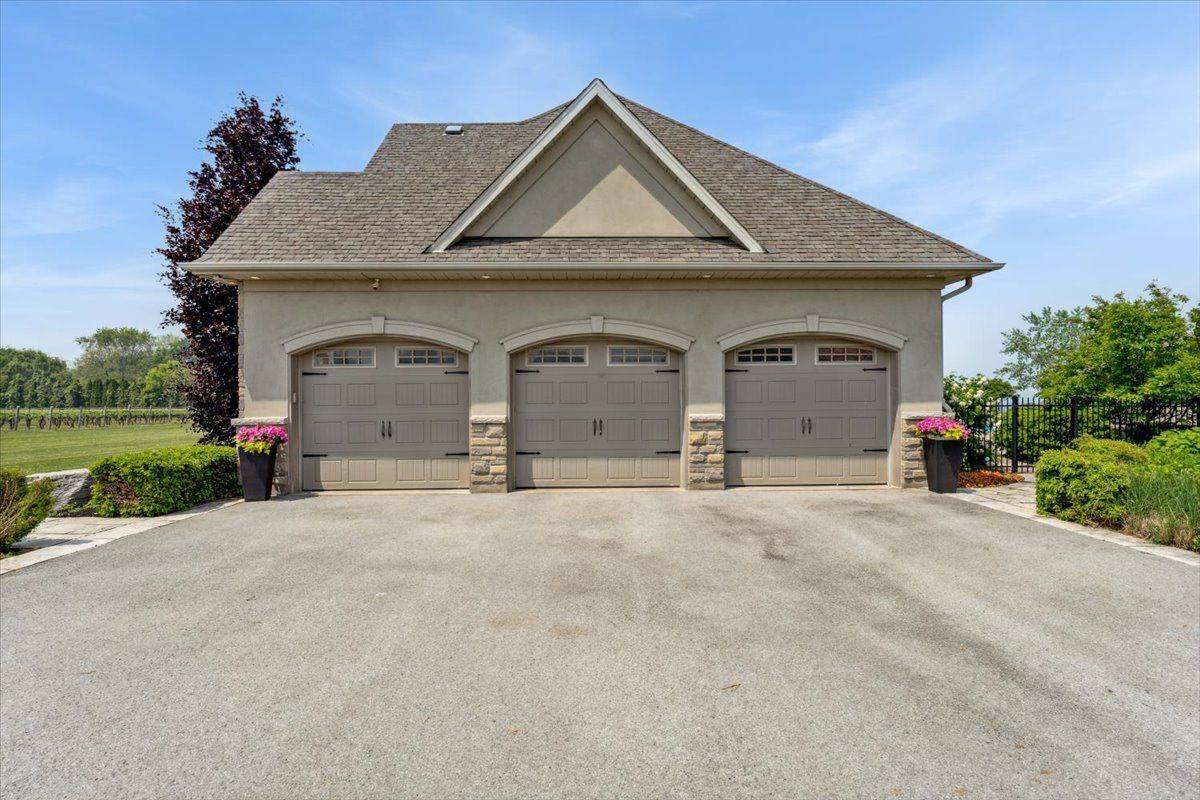 Niagara-on-the-lake, ON L0S 1J0,850 Lakeshore RD
