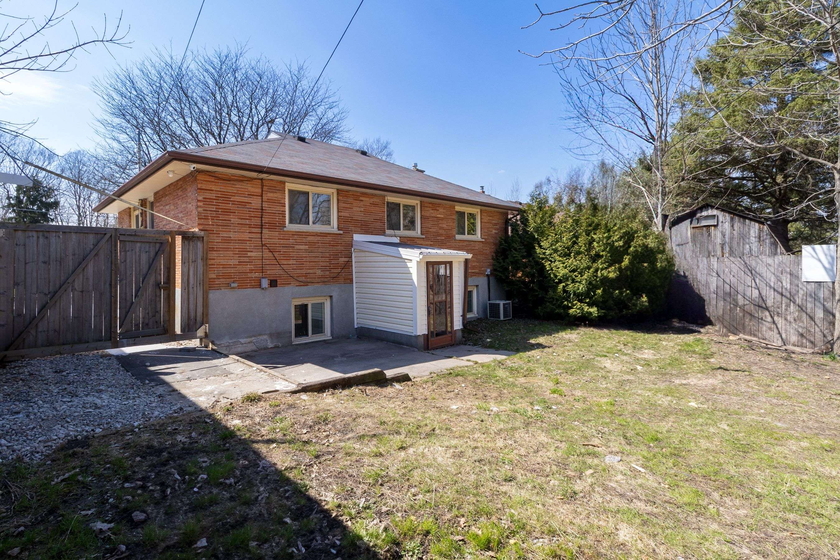 London South, ON N5Z 3R1,28 Gladstone AVE