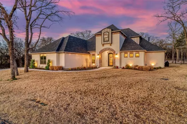 9000 Emma Court,  Granbury,  TX 76049