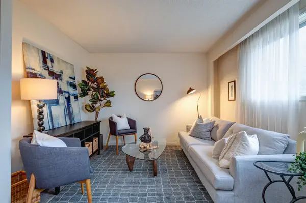 Toronto E08, ON M1M 2A4,54 Oakridge DR