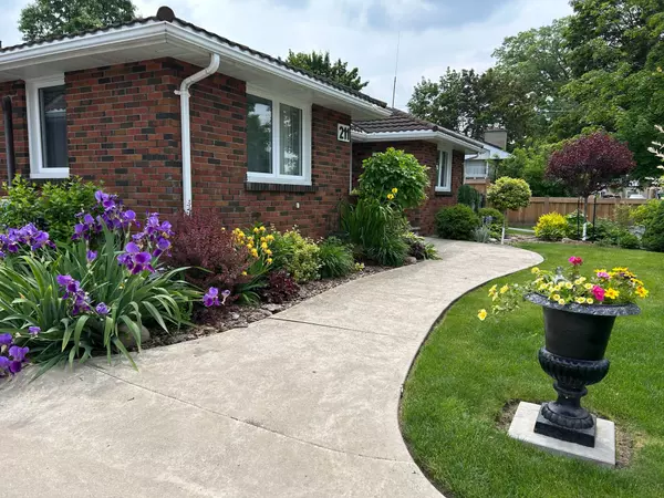 New Tecumseth, ON L9R 1B6,211 Albert ST