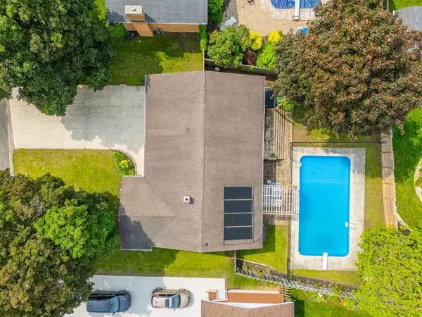 Hanover, ON N4N 2B5,232 4th AVE