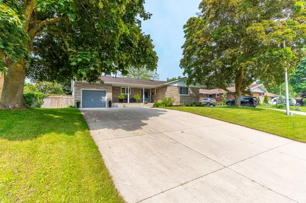Hanover, ON N4N 2B5,232 4th AVE