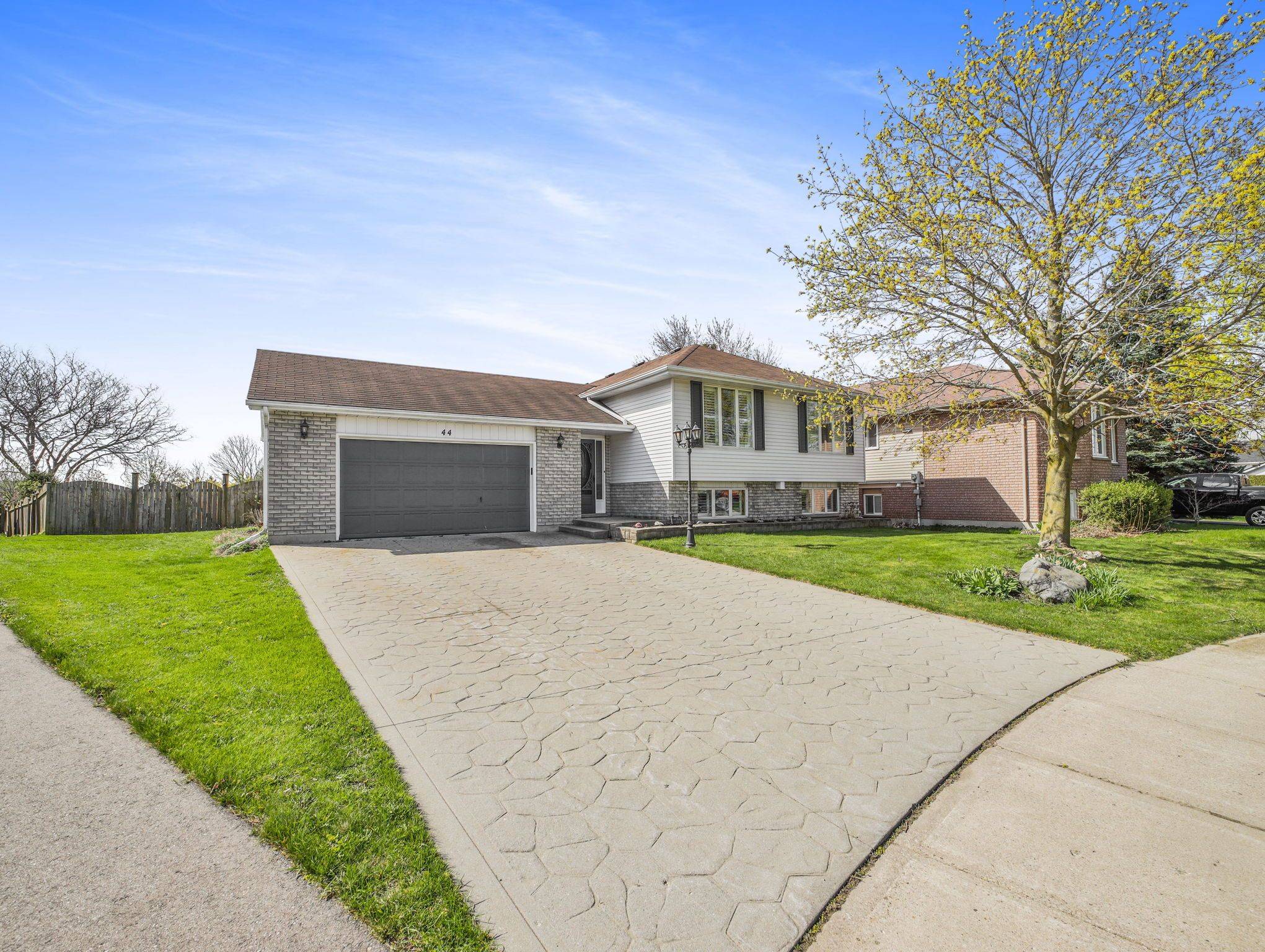 Brant, ON N0E 1N0,44 Windsor DR