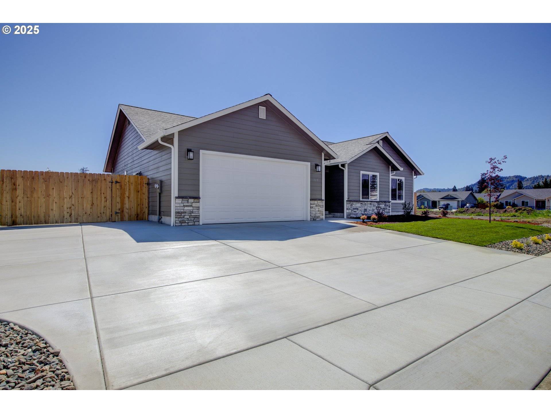 113 CITATION CT, Winston, OR 97496