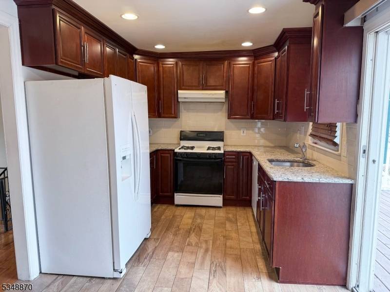 Hopatcong Boro, NJ 07843,108 Santa Clara Trl
