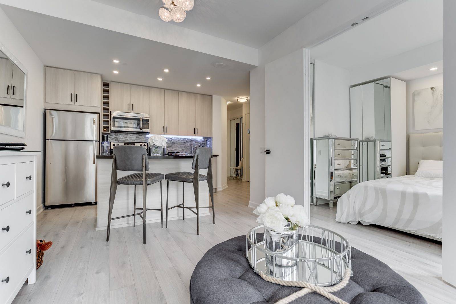 85 Bloor ST E #1814, Toronto C08, ON M4W 3G9