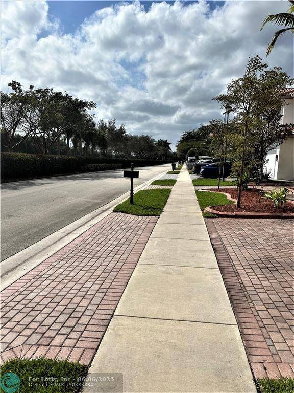 Miramar, FL 33029,17989 SW 54th St