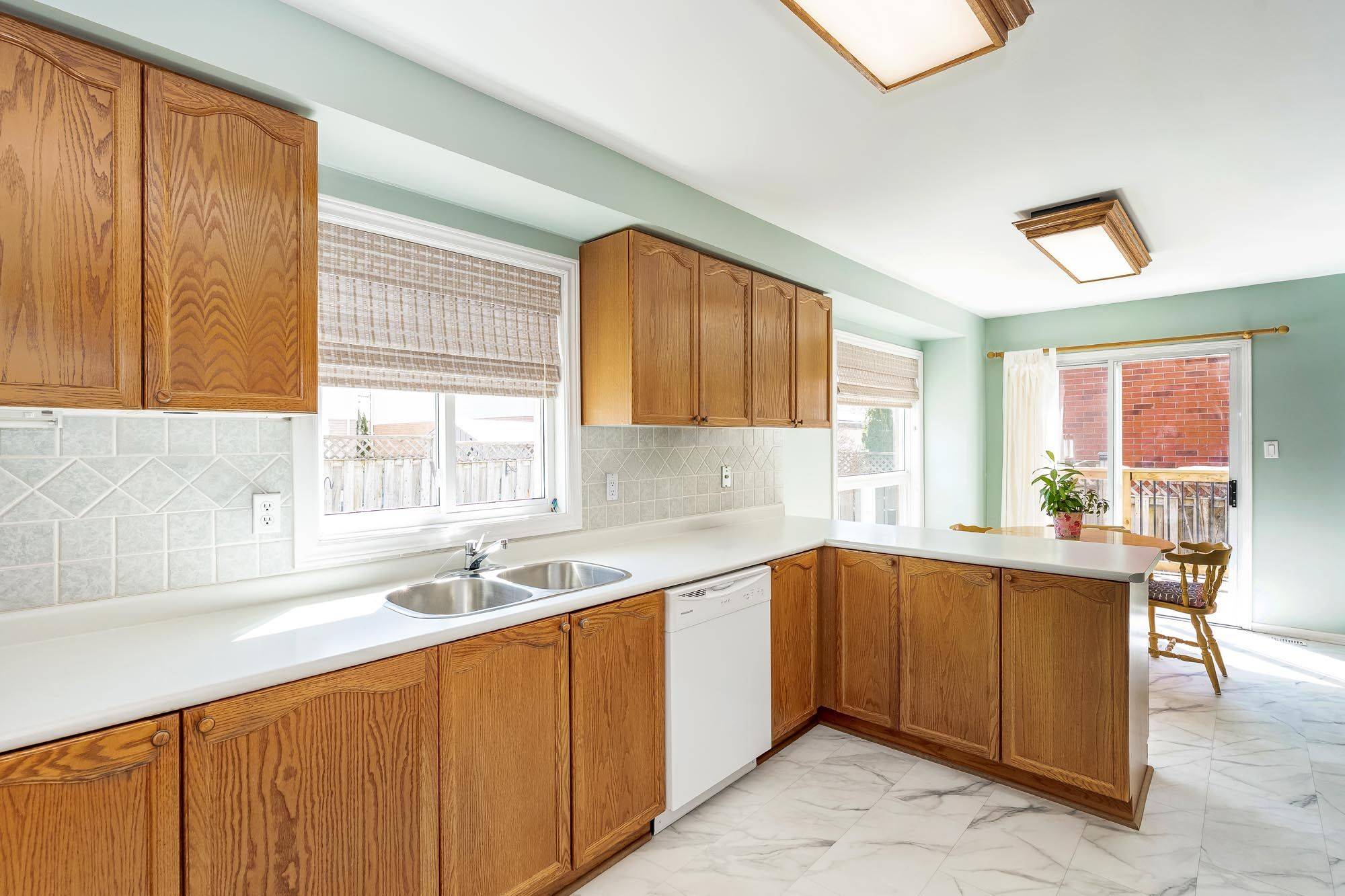 Barrie, ON L4N 7H7,43 McDougall DR