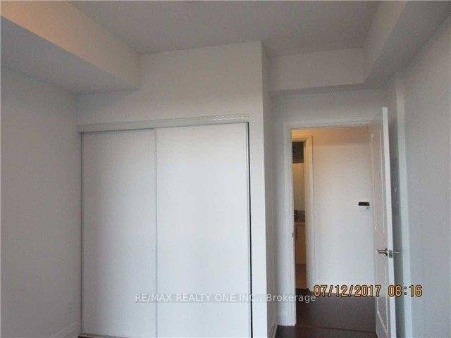Oakville, ON L6K 3R6,55 Speers RD #402