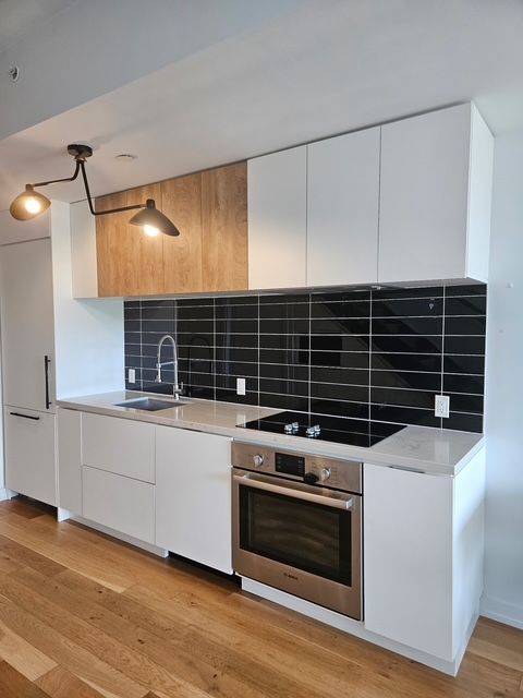 Toronto W01, ON M6R 0A9,35 Wabash AVE #314