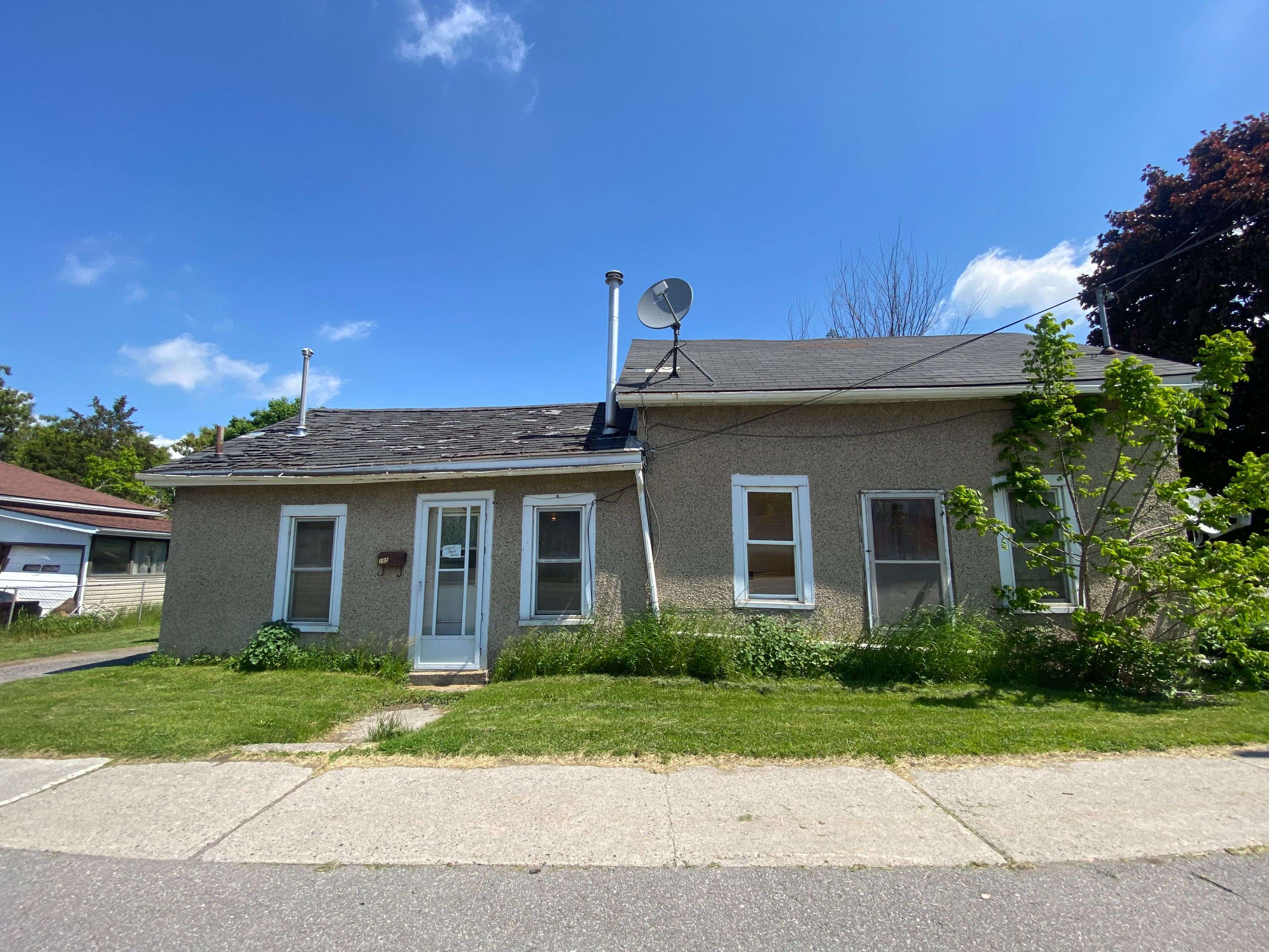 Greater Napanee, ON K7R 2R4,195 Belleville RD