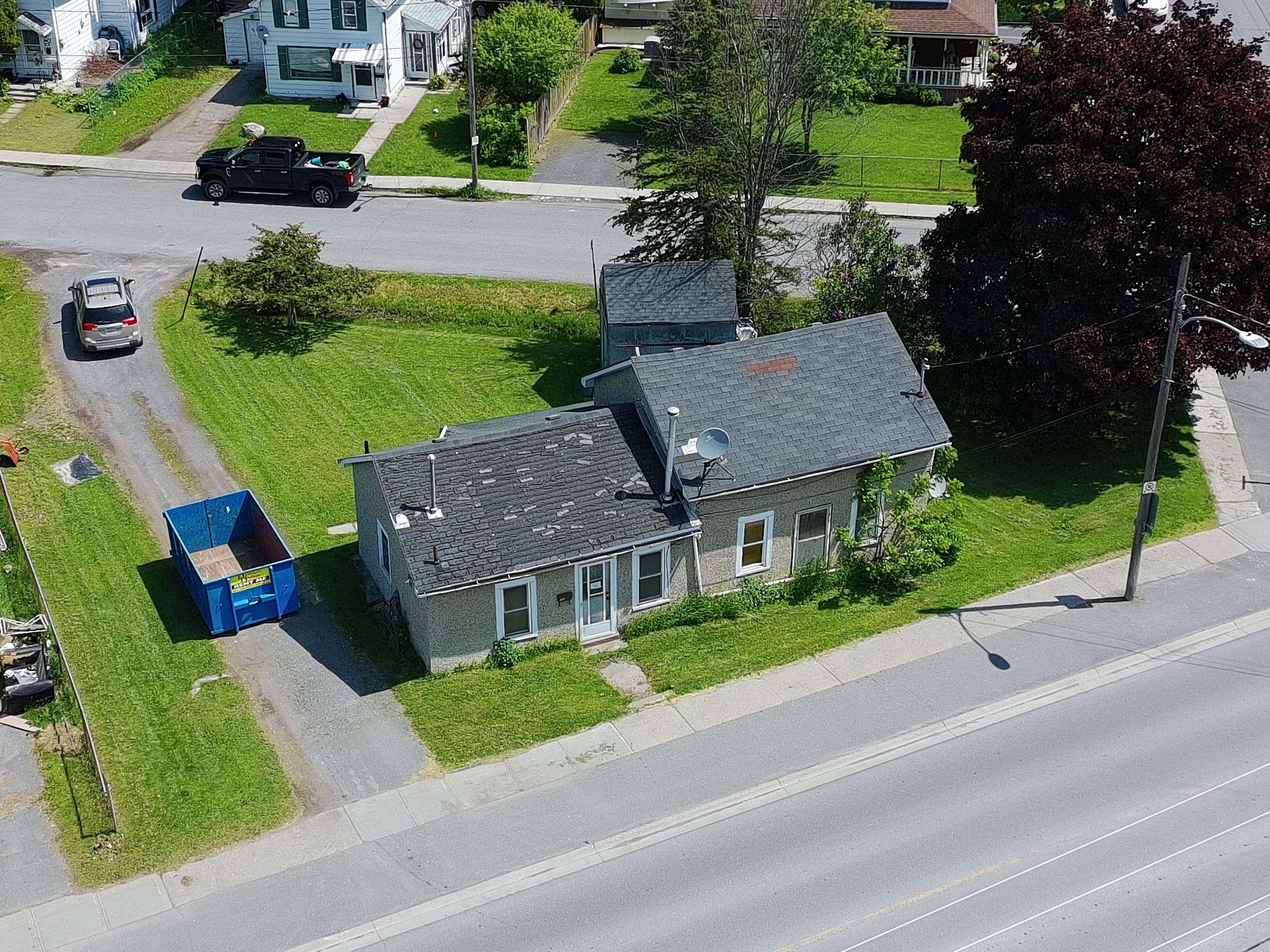 195 Belleville RD, Greater Napanee, ON K7R 2R4