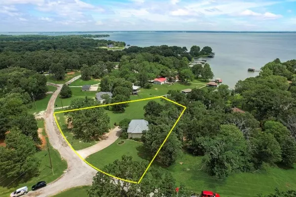 204 Knights Circle, Streetman, TX 75859