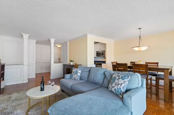 Hackensack City, NJ 07601,277 Prospect Ave #8D