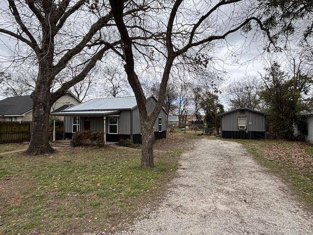 Lorena, TX 76655,105 & 103 N Oak Street