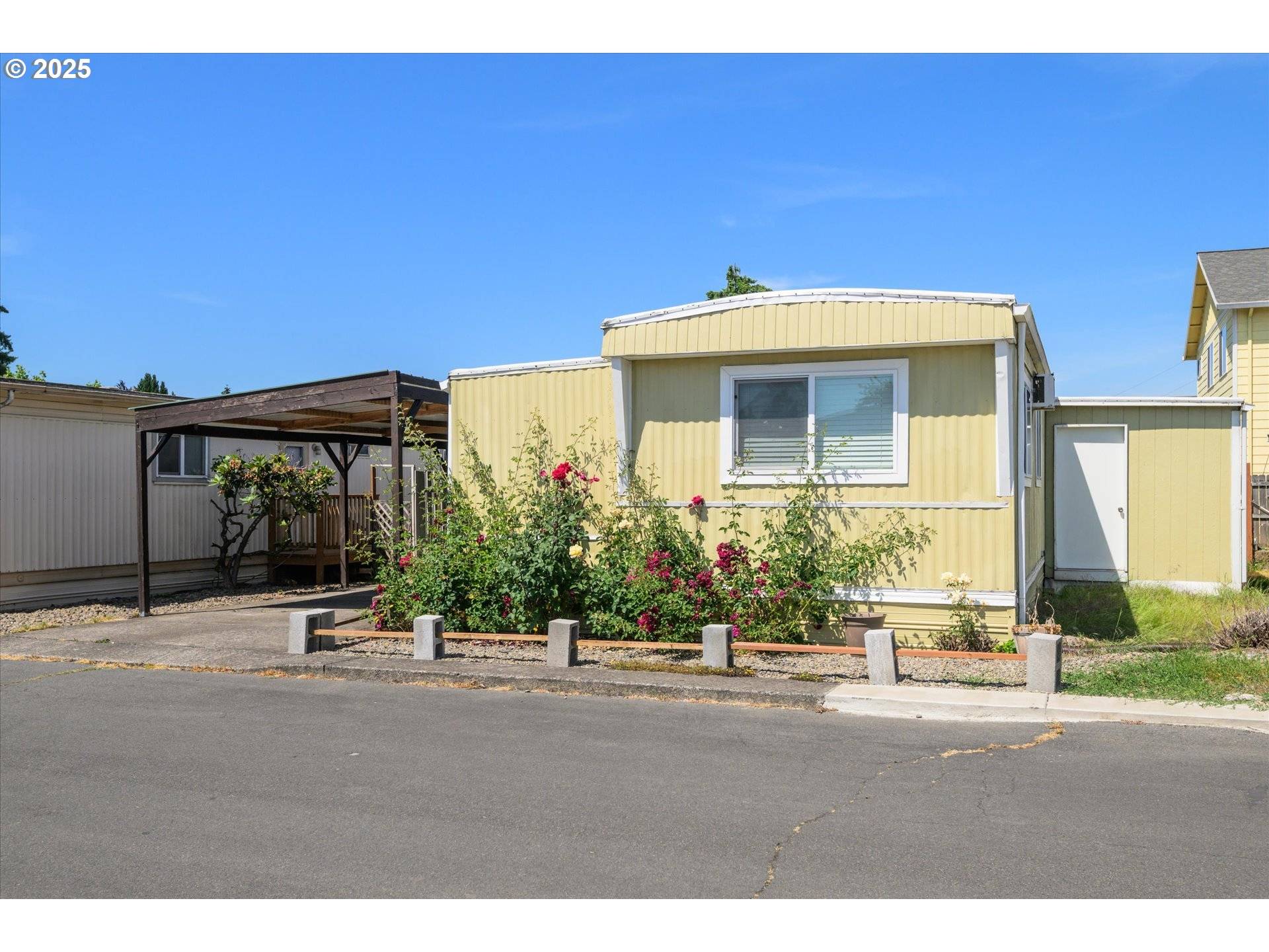 Springfield, OR 97477,1120 W FAIRVIEW DR #7