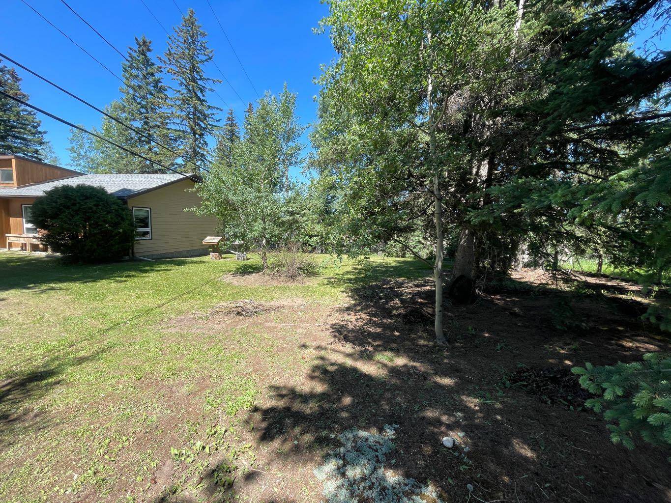 Hinton, AB T7V1N3,107 FOREST HEIGHTS DR