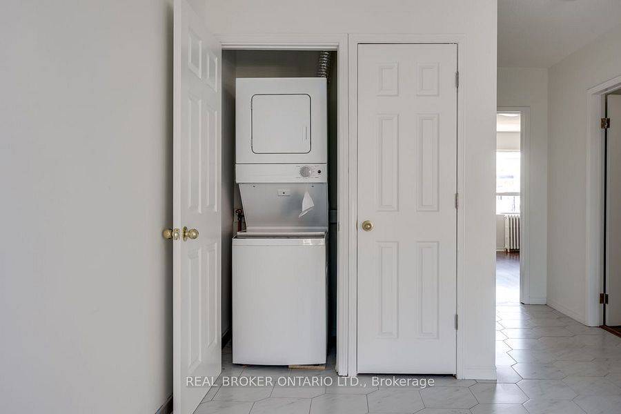 Toronto C03, ON M6E 2W2,350 Oakwood ST #2