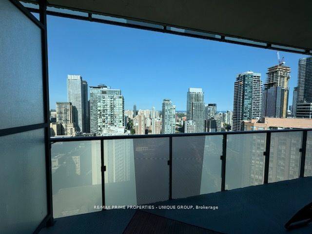 Toronto C01, ON N5S 0A5,1080 Bay ST #3001
