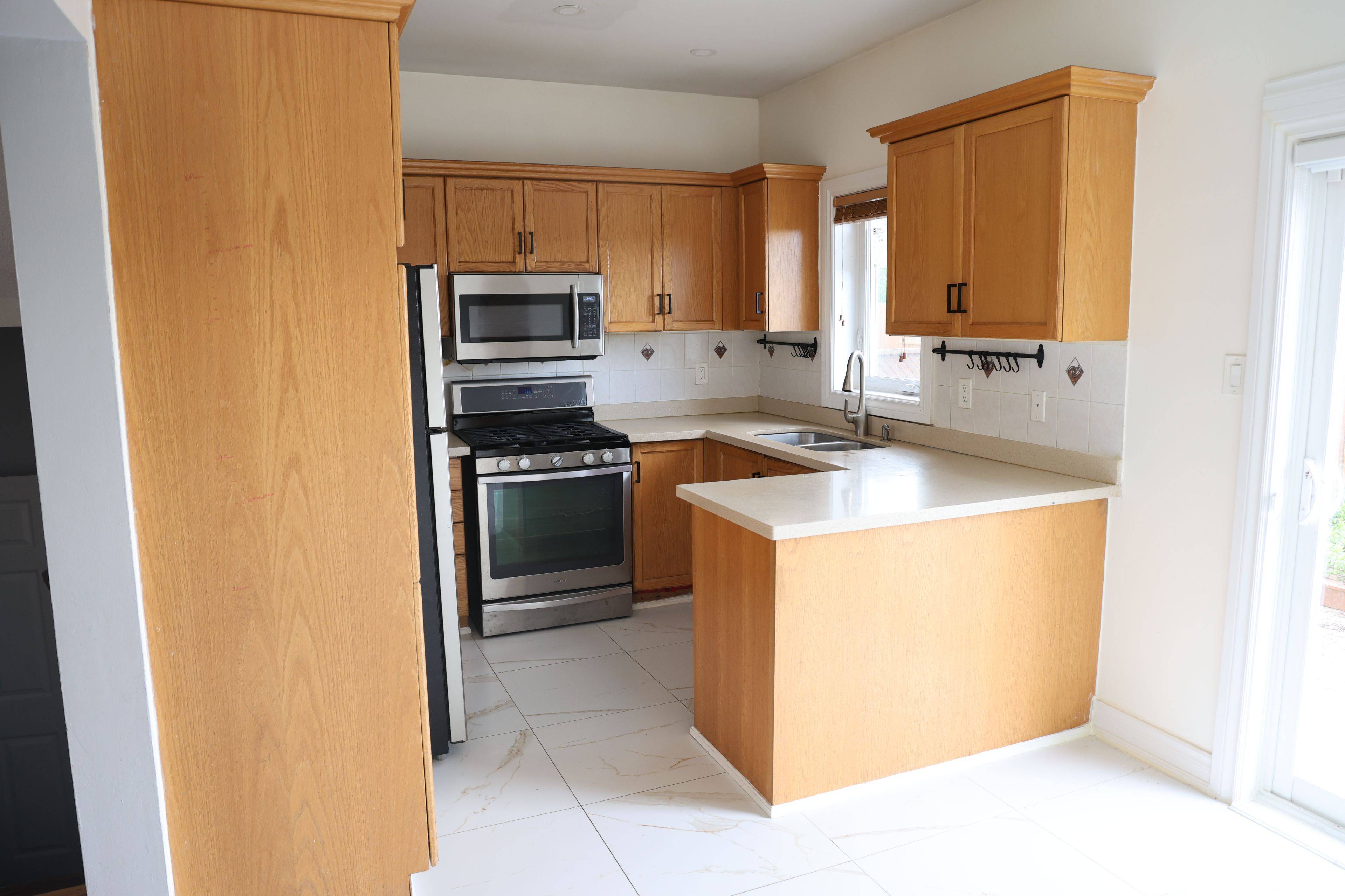 Brampton, ON L6R 2R4,43 Beachsurf RD