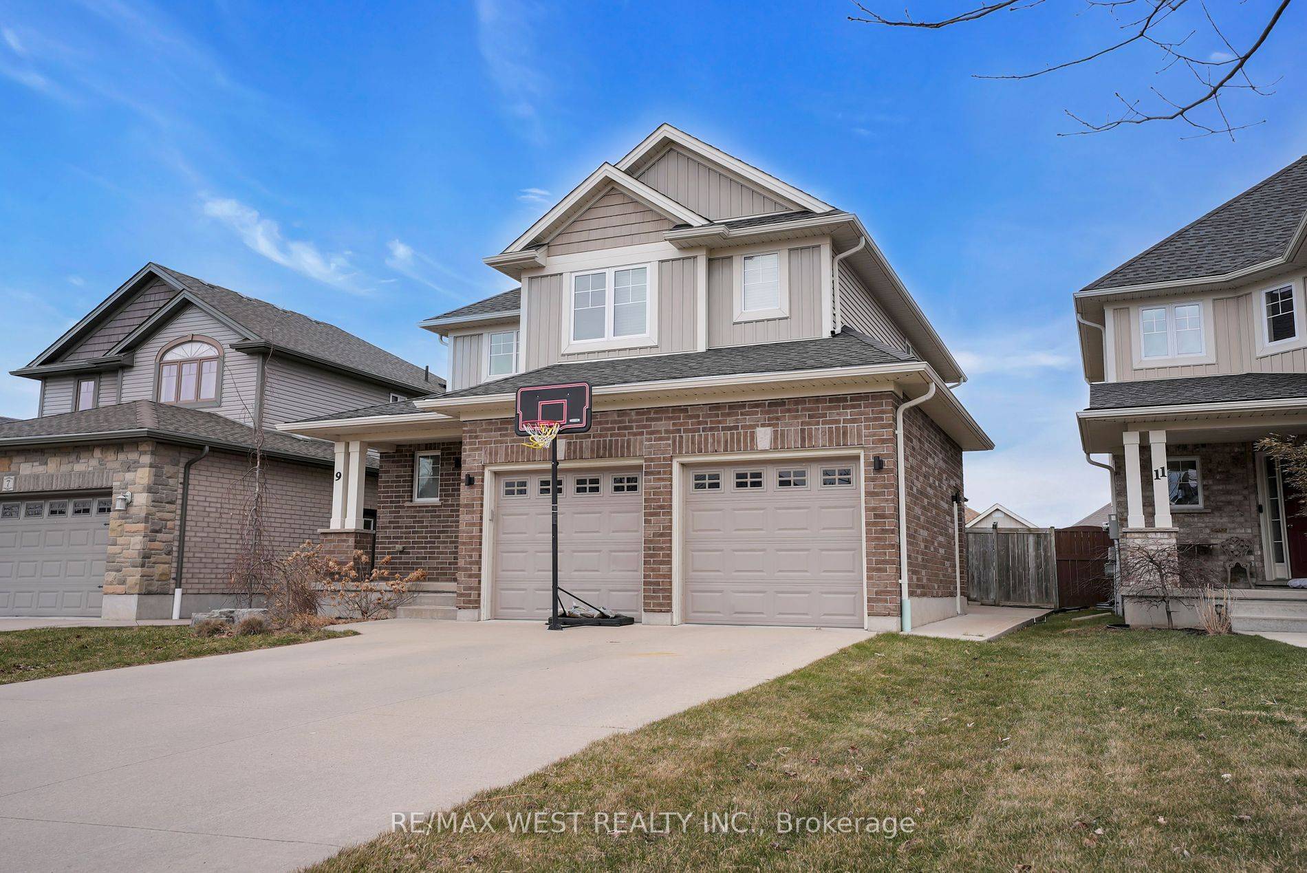 St. Thomas, ON N5R 5M9,9 Noble LN