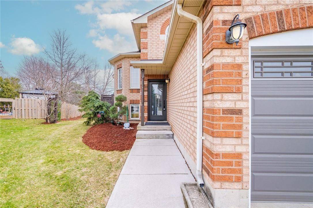 Hamilton, ON L8B 0P7,46 Pentland RD