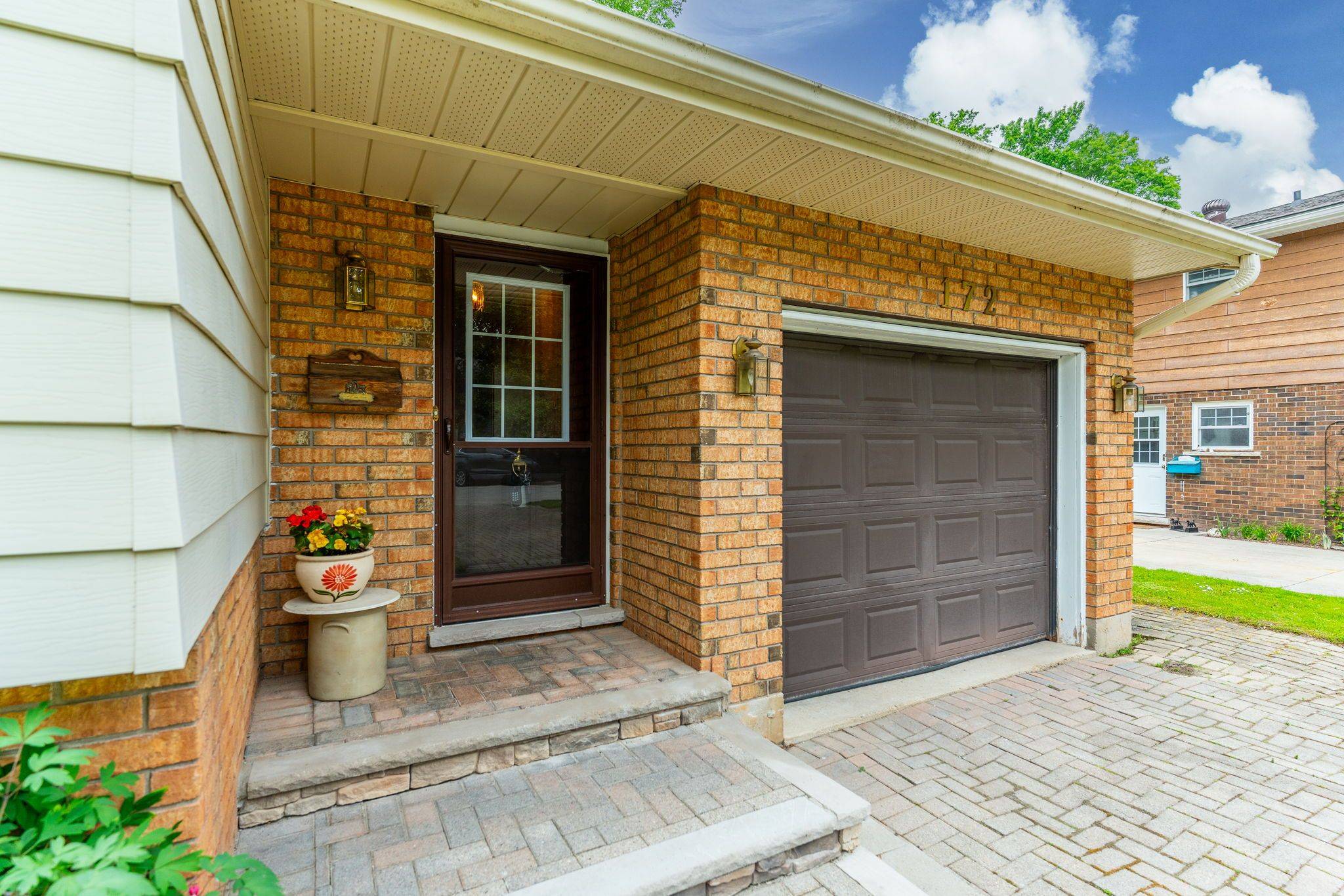 Owen Sound, ON N4K 2T3,172 6th AVE E