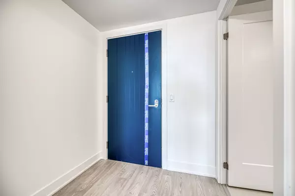 Oshawa, ON L1H 7K4,2545 Simcoe ST N #1709