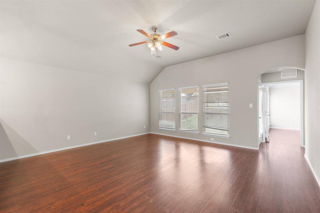 Burleson, TX 76028,1002 Hidden Oaks Drive