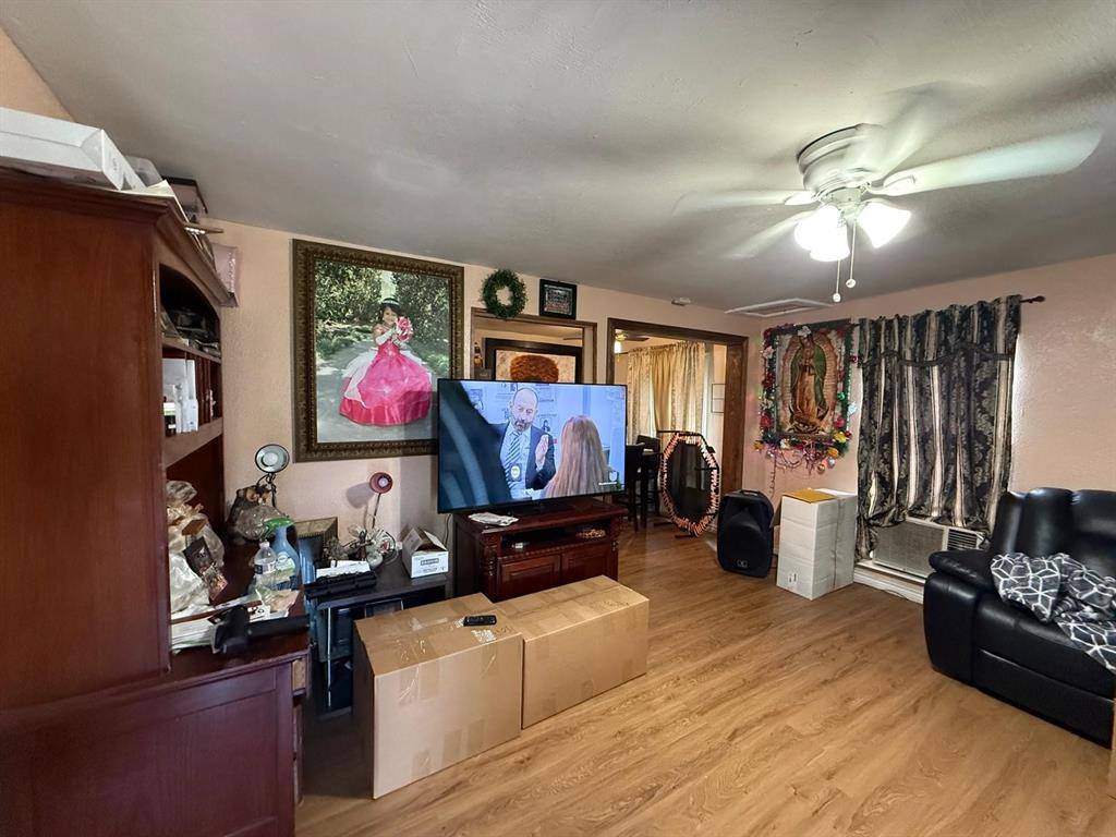 Dallas, TX 75208,1715 Navaro Street