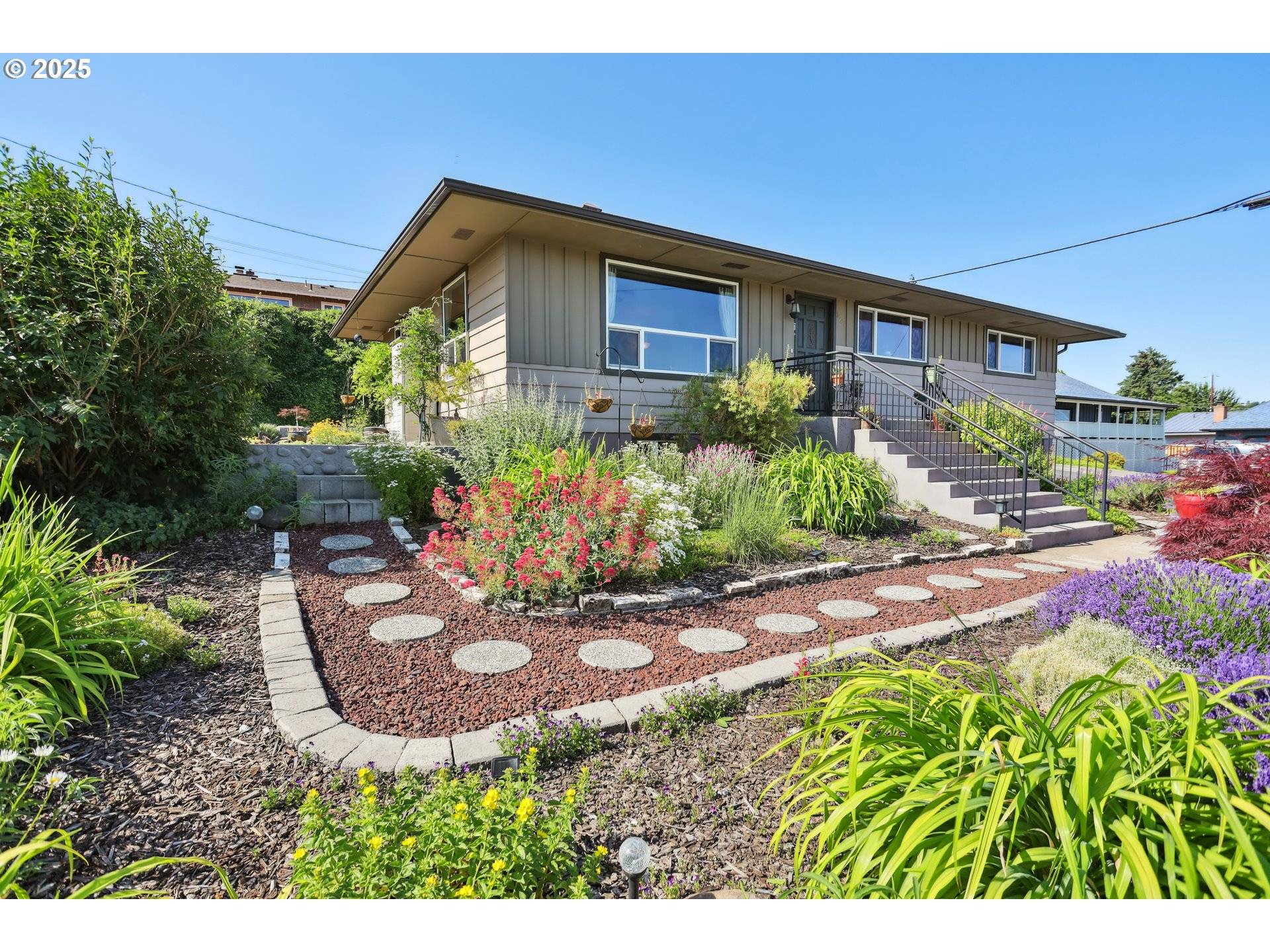 1900 E 10TH ST, The Dalles, OR 97058