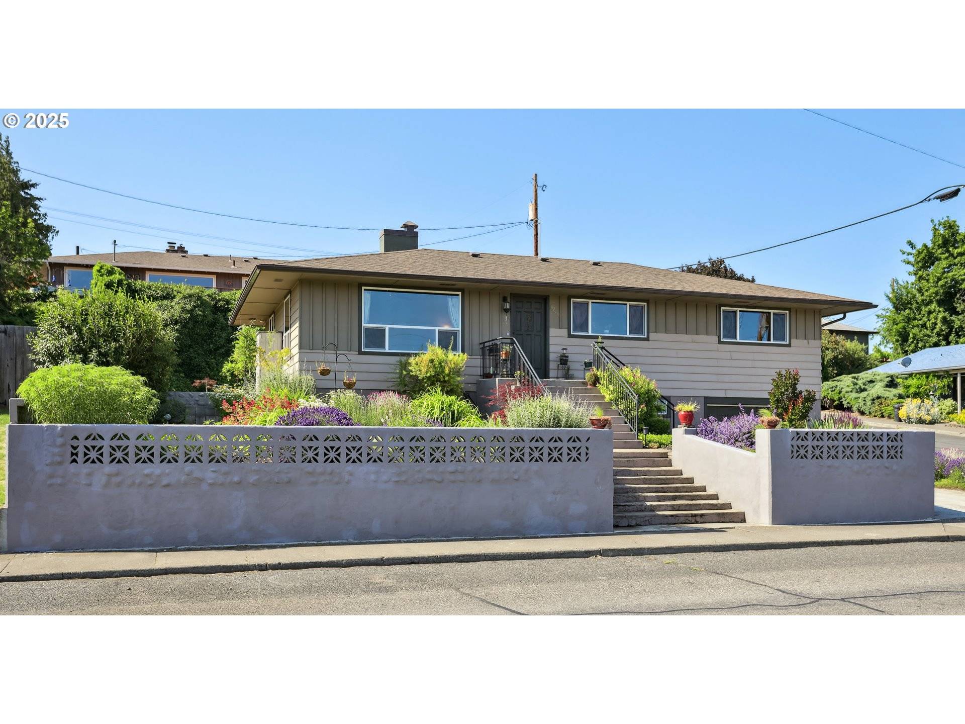 The Dalles, OR 97058,1900 E 10TH ST