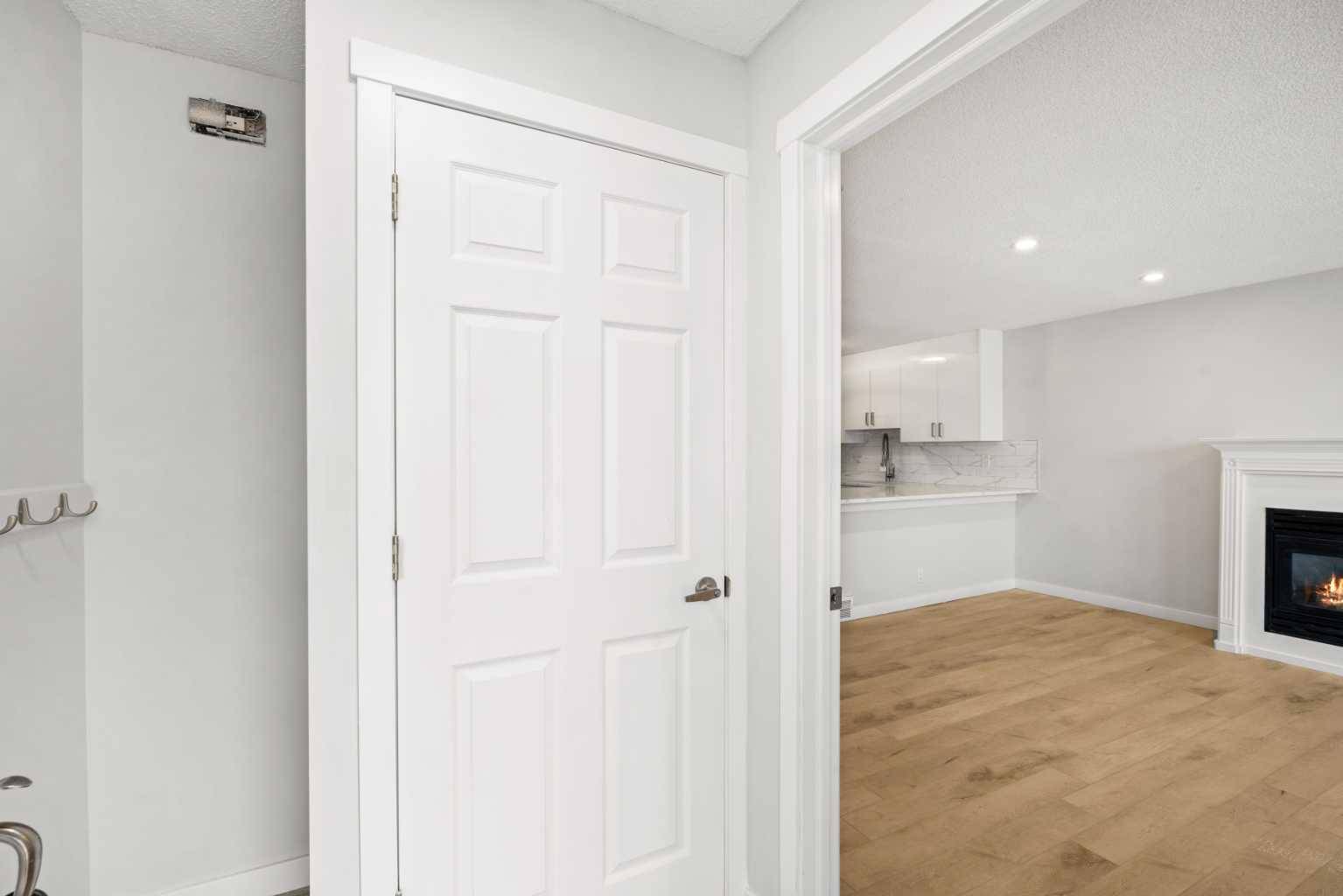 Calgary, AB T1Y 5N6,92 Templeby RD Northeast