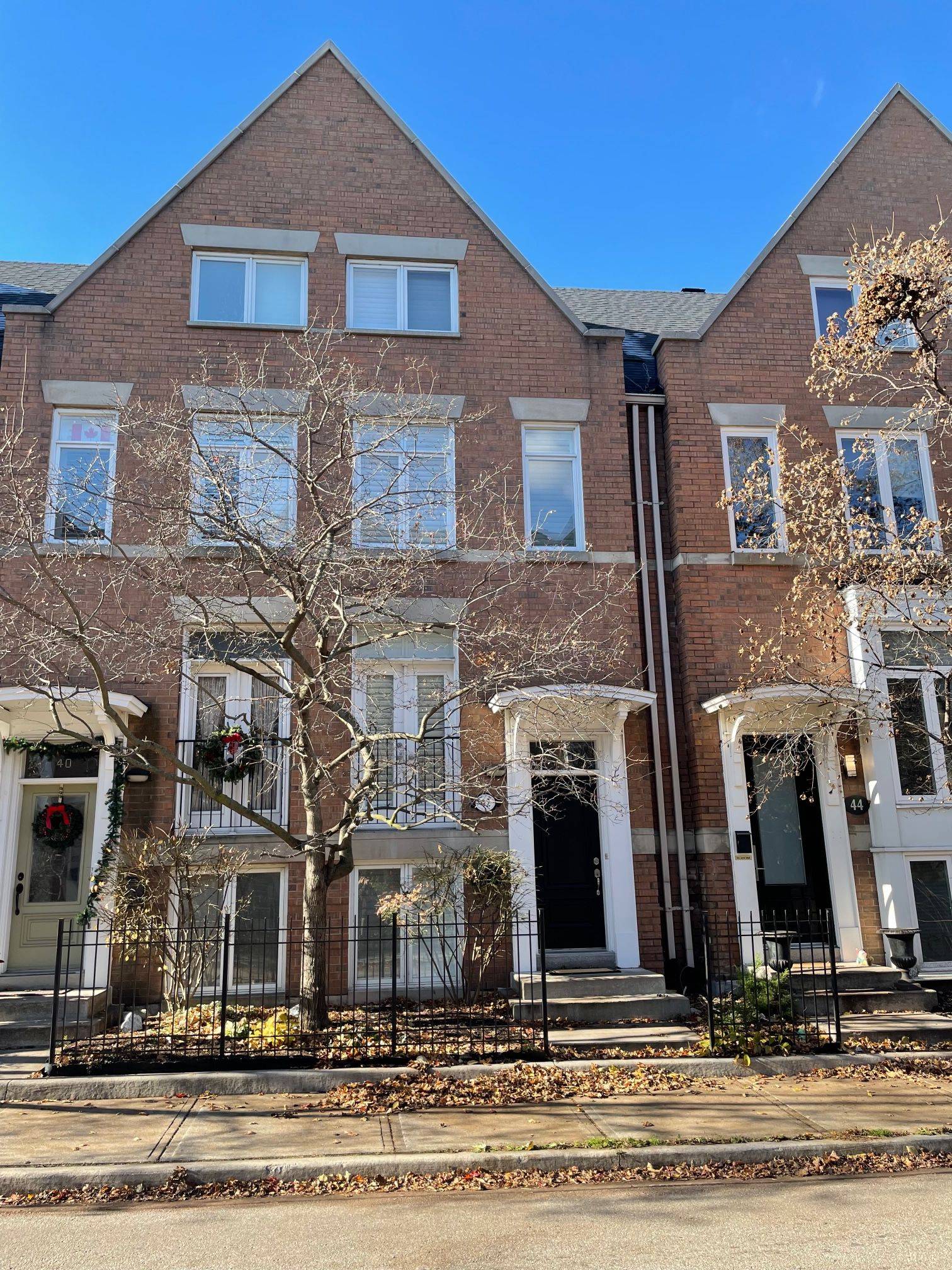 42 East York AVE, Toronto E03, ON M4K 3Z9