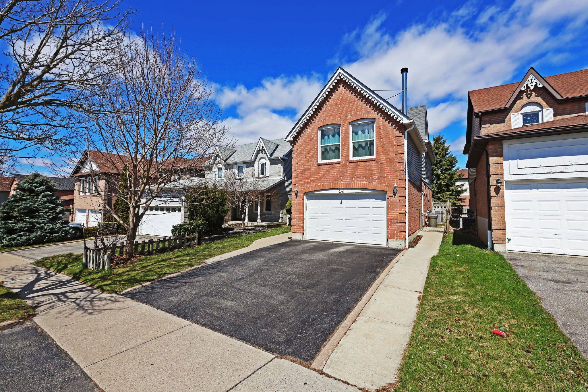 Ajax, ON L1T 3C3,32 Chapman DR