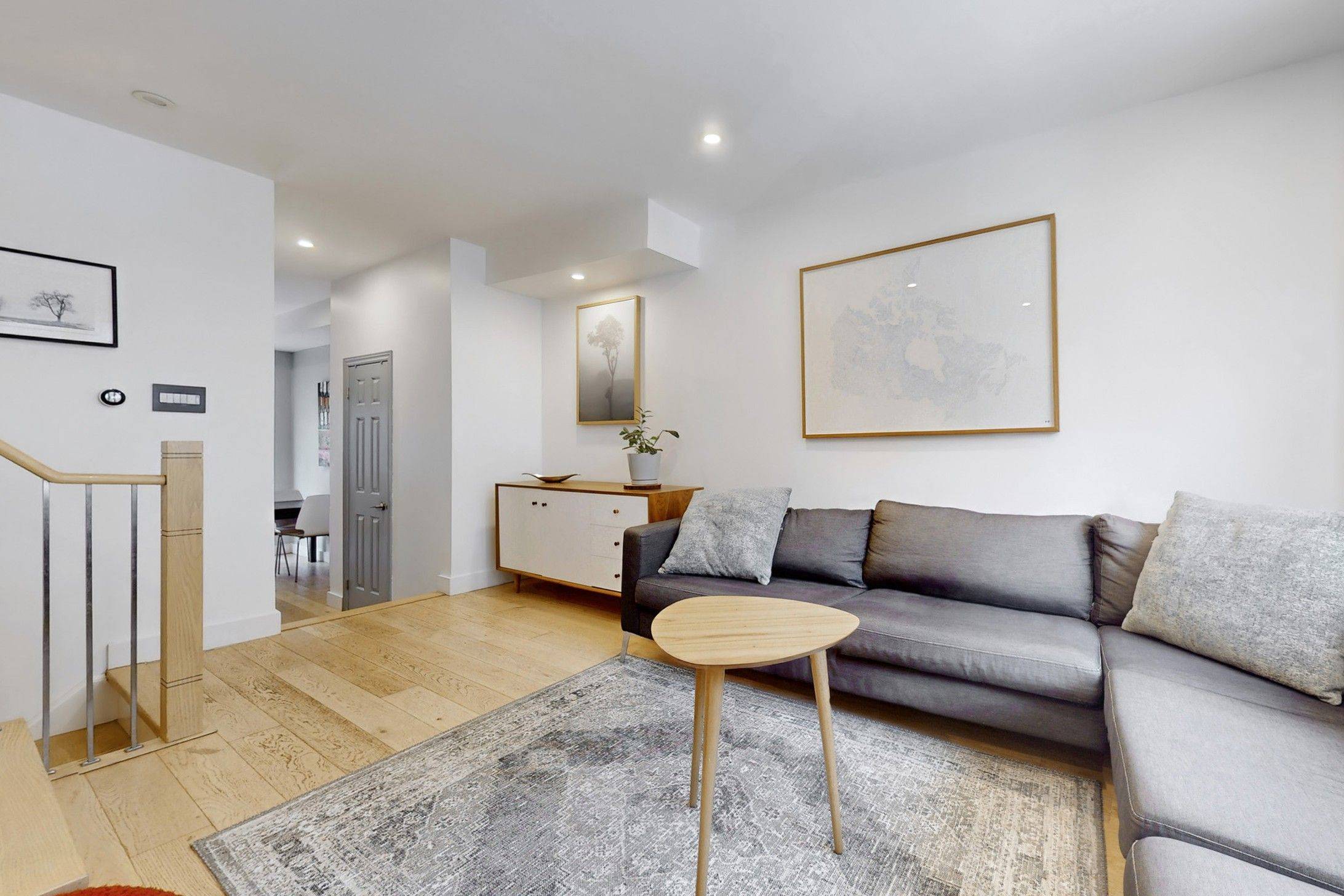 6 Grogan Mews, Toronto W02, ON M6H 4J9