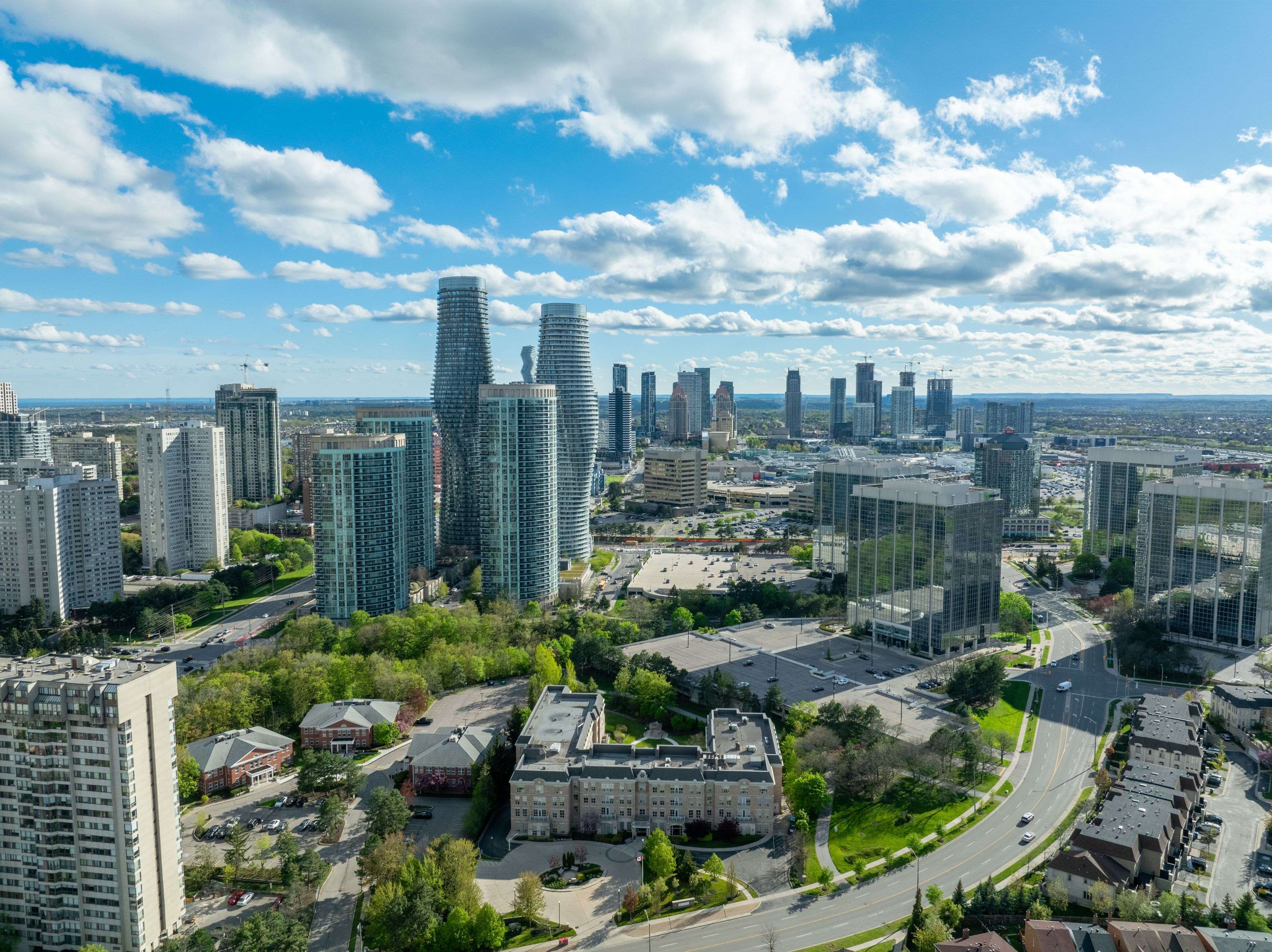 Mississauga, ON L4Z 1J9,208 Meadows BLVD