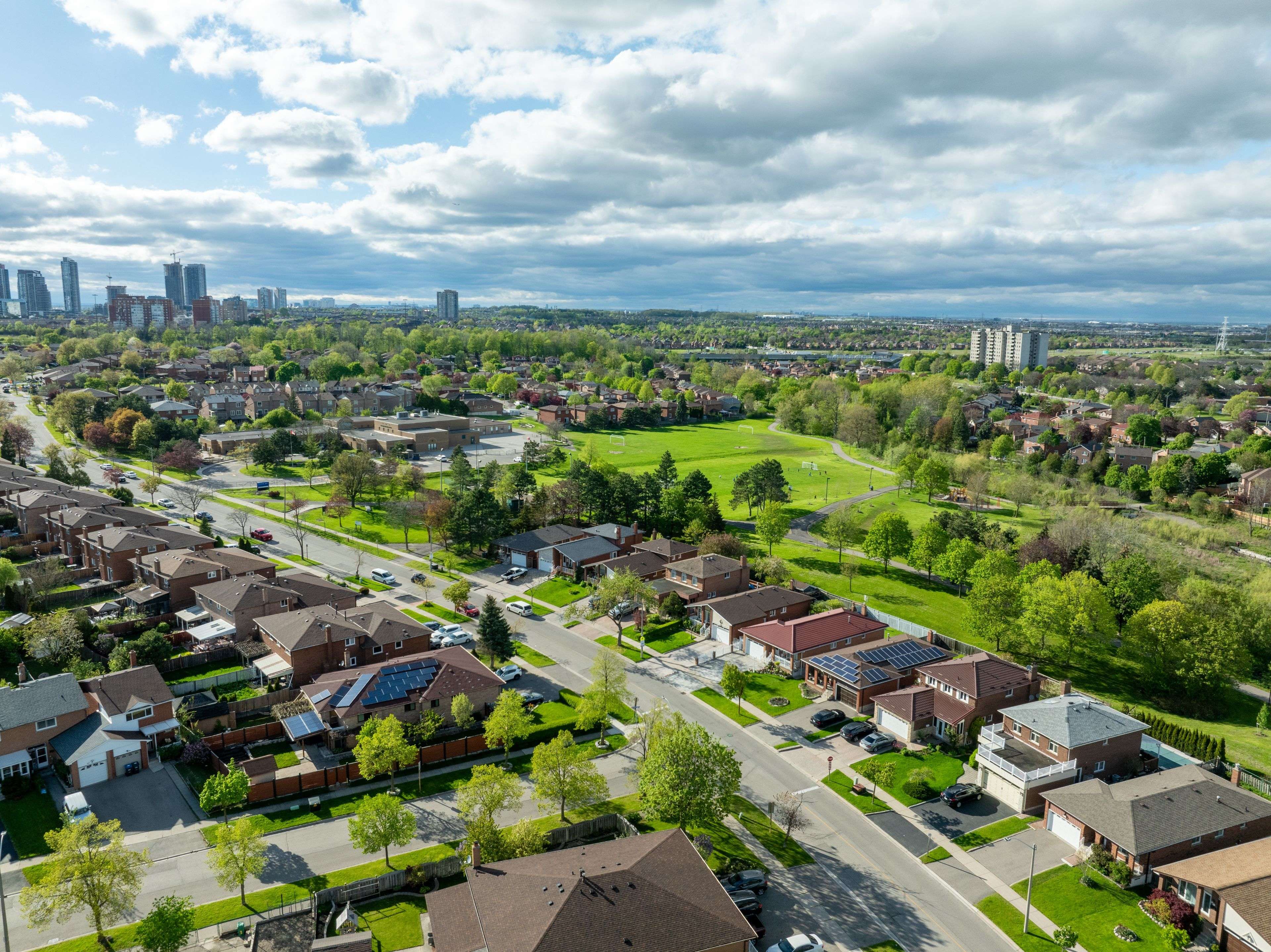 Mississauga, ON L4Z 1J9,208 Meadows BLVD