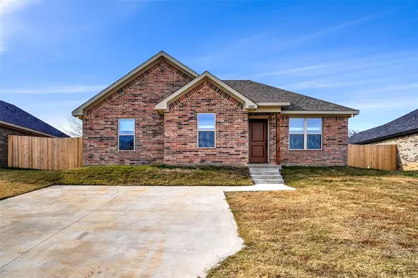 Denison, TX 75020,925 N Barrett Avenue