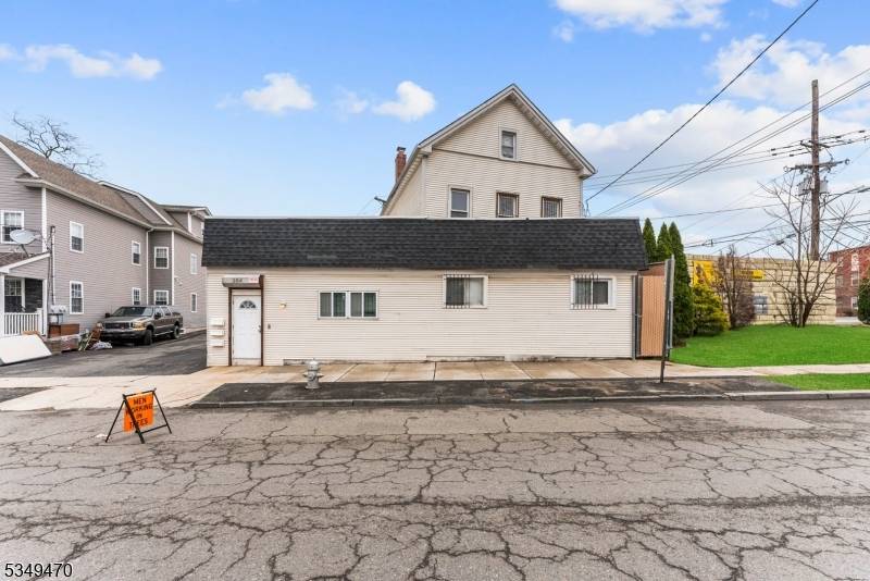 384 Glenwood Ave, East Orange City, NJ 07017