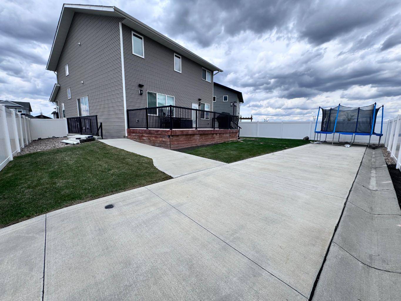 Red Deer, AB T4P 0W7,35 Traynor Close