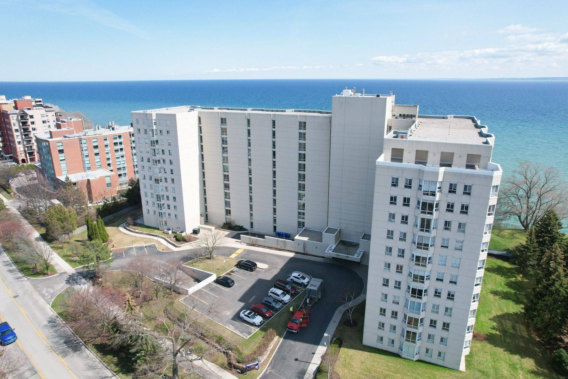 Burlington, ON L7L 5R1,5280 Lakeshore RD #801