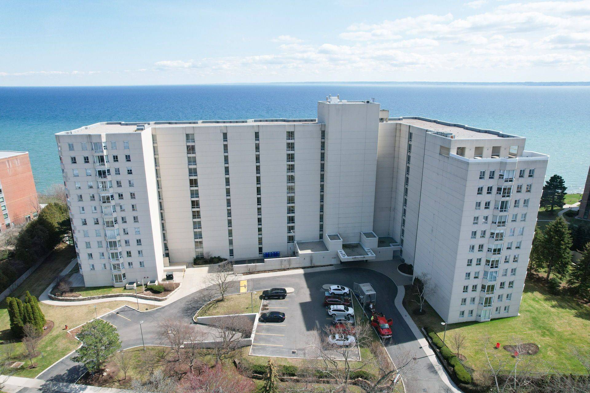 Burlington, ON L7L 5R1,5280 Lakeshore RD #801